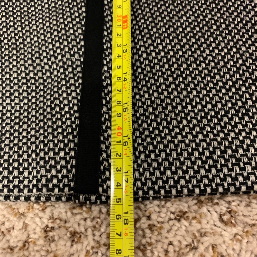 Gently used Ladies Ann Taylor Wool Skirt - Picture 4 of 7